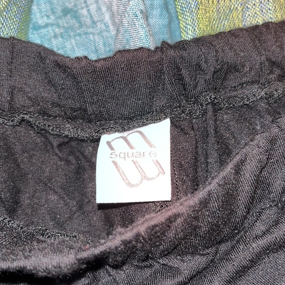 M Square Round About Pants - Picture 3 of 7